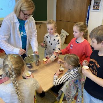 FE0AA491-2BCC-4729-8A03-A667D2E9A286